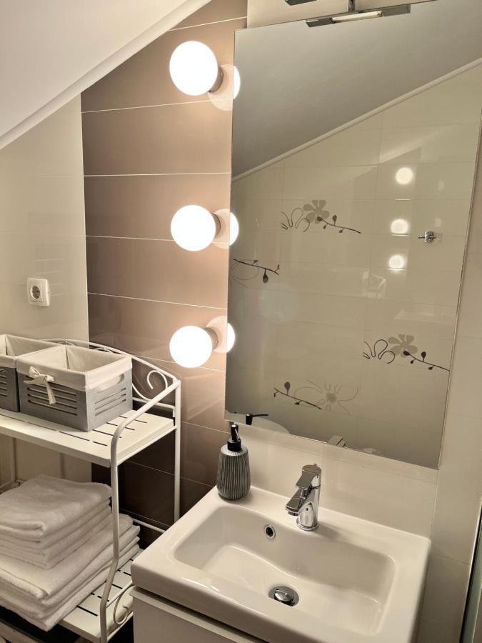 Sky - Beautiful Rooftop Apartment With Shared Pool สปลิท ภายนอก รูปภาพ