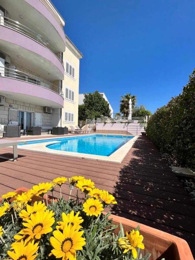 Sky - Beautiful Rooftop Apartment With Shared Pool สปลิท ภายนอก รูปภาพ